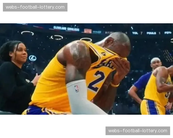 “特写：伤愈复出即献助攻，里斯-詹姆斯赛后激动落泪”