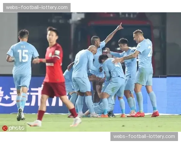 深圳新鹏城发布新赛季球衣，主打“鹏城蓝”与科技元素